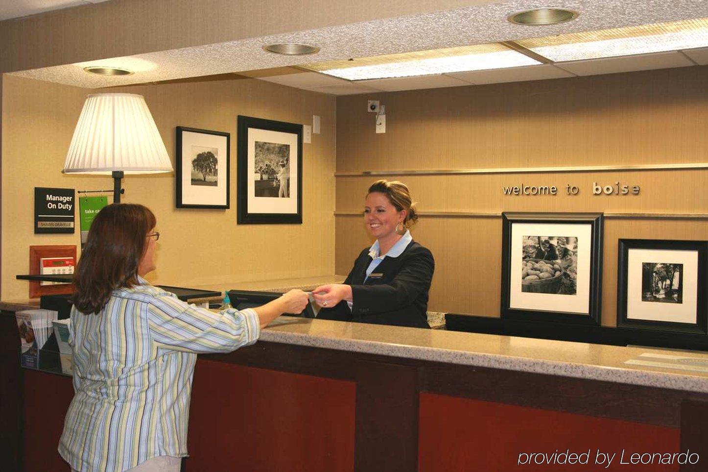 Hampton Inn Boise - Airport Interior photo